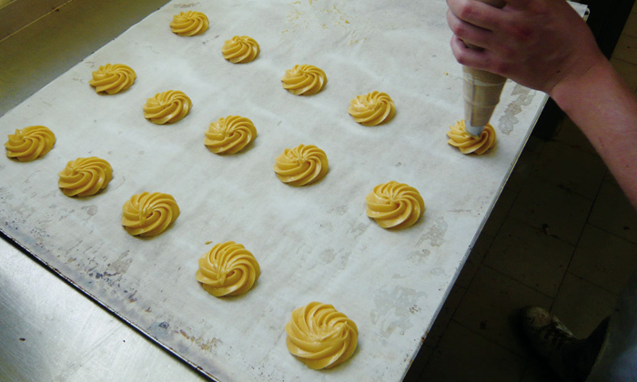 Vorbereitung für das Backen.