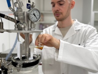 Entwicklung einer palmölfreien Rezeptur im Labor der Mibelle Group
