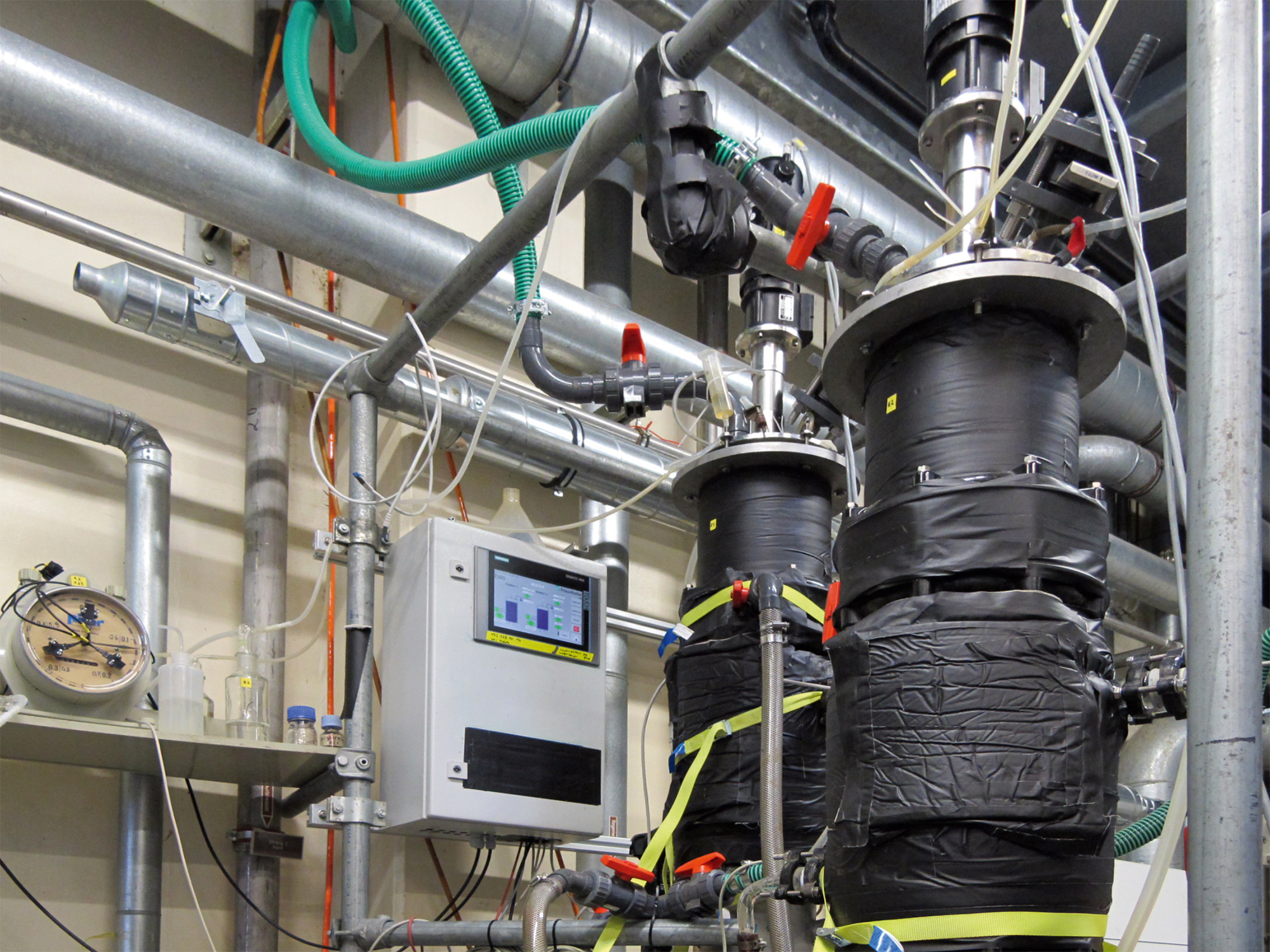 Test reactor at the Fraunhofer IGB technical center.